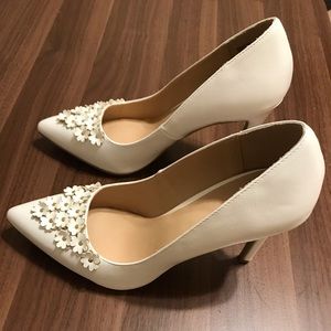 Lauren Conrad White Lcpetal Pumps Size 9.5